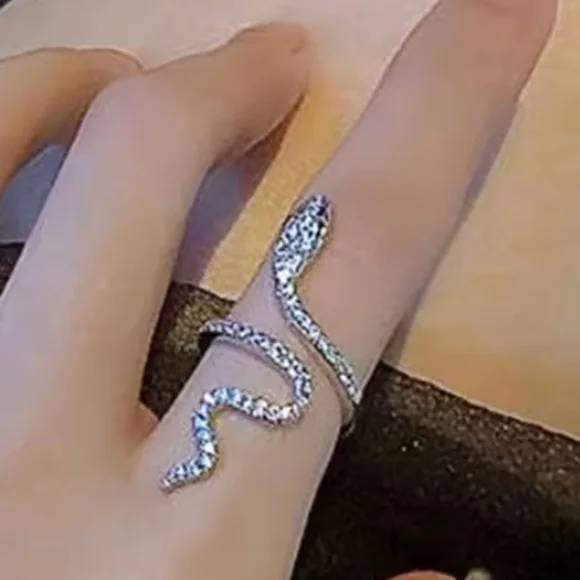 Stunning Snake Micro Inlayed Zircon Index Ring Size 8/9 - Picture 4 of 4